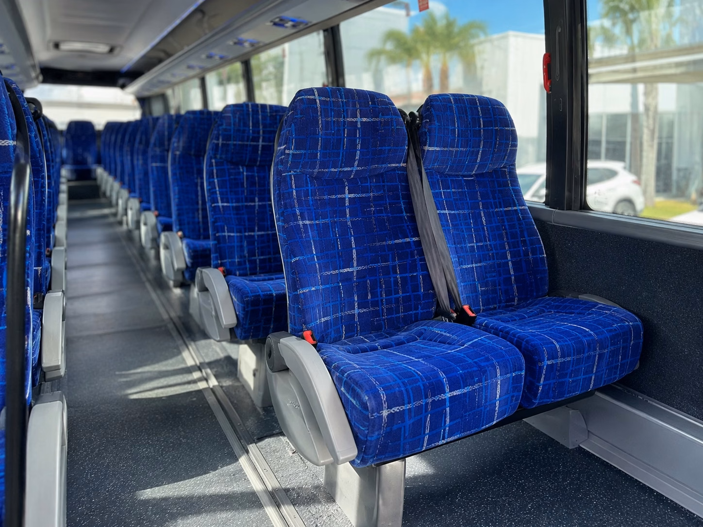 shuttle your wedding guests between rohnert park hotels and your ceremony venue